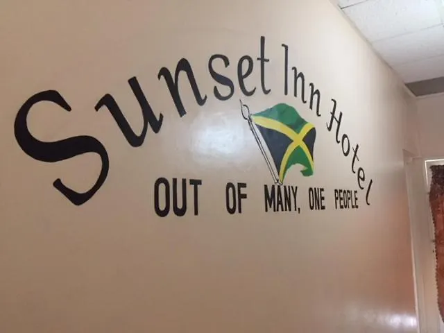 Sunset Inn Apartment Hotel Kingston