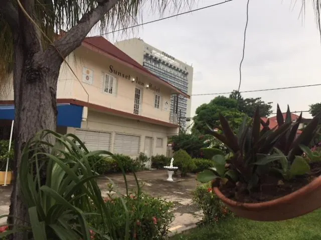 Sunset Inn Apartment Hotel Kingston
